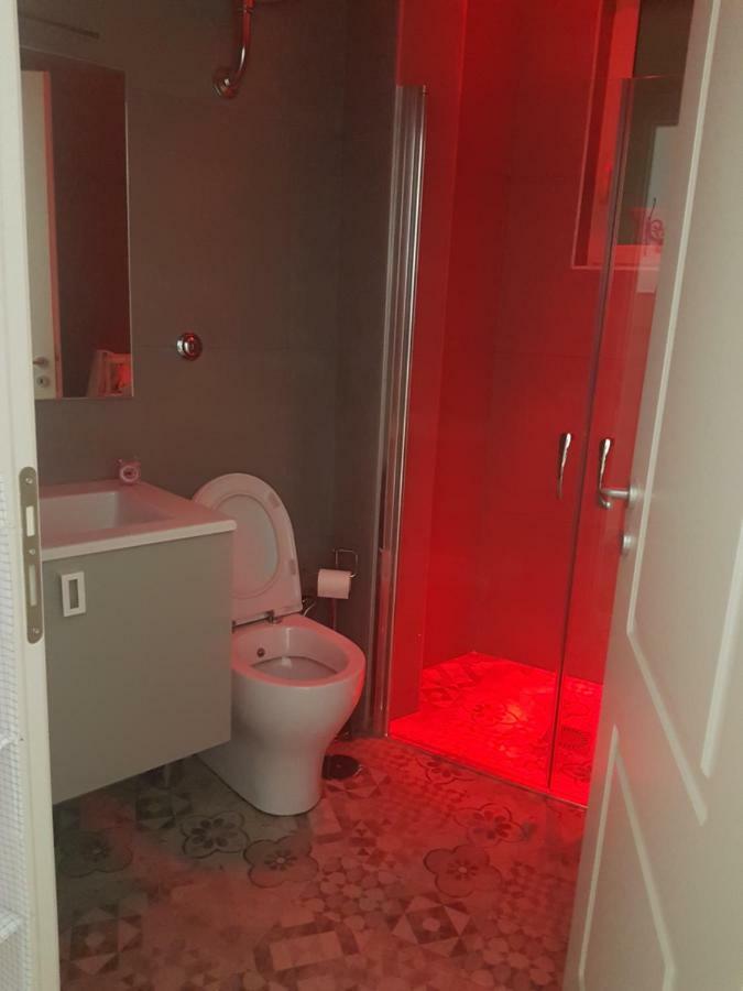 Small Bedroom Vomero'S Nápoly Kültér fotó
